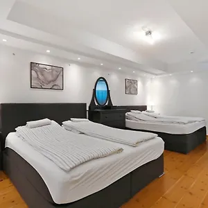 central-apartment-near-potsdamer-platz.find-berlin-hotels.com/